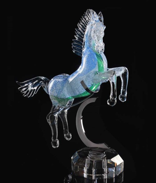 Medium horse with bubbles colored with base